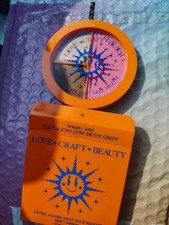 Paleta multirostro LOVE+CRAFT+BEAUTY Astro Allure, ligera/mediana