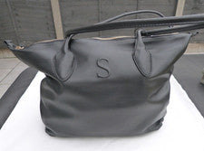 Bolso de Mano ZARA 'S' Inicial de Cuero Negro para Damas