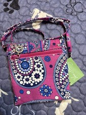 Vera Bradley, Cartera de Viajero Pequeña, Boysenberry Color Con Etiquetas