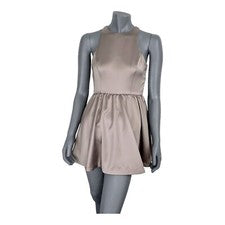 Vestido Bethany Mota Mujer Calce y Acampanado Beige Satén Sin Mangas Mini Juniors S Nuevo