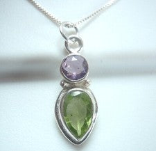 Colgante pequeño facetado amatista y lágrima de peridoto de plata de ley 925