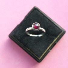 Anillo de plata 925 con piedras preciosas granate 1,1 gr. Talla O y P