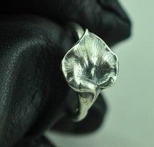 Delicado anillo cuchara ajustable de plata de ley 925 maciza Arum cala lirio