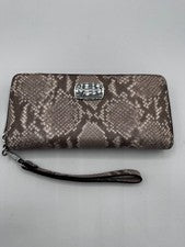 Muñequera Michael Kors Estampado de Reptiles Guijarro Cremallera Marrón Para Mujer Grande SKU 1-023