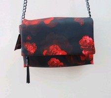 Bolso Bandolera Simply Vera Wang Garrison Negro Rojo Rosa Cuero Vegano ¡NUEVO CON ETIQUETAS!