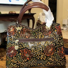 ¡NUEVO! Cartera para mujer elegante/clásica diseño floral. Cuero con muchos bolsillos!