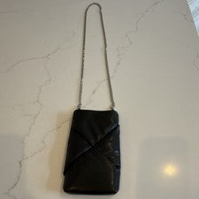 Bolso de hombro acolchado negro correa de cadena plateada informal rectangular estilo para mujer
