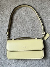 Bolso de hombro Coach para mujer de cuero con asa superior Elora amarillo mantequilla vainilla nuevo