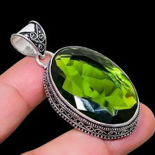 Impresionante colgante de Navidad de plata de ley 925 hecho a mano con piedras preciosas de peridoto