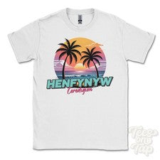 CAMISETA HENFYNYW CEREDIGION - Retro Estilo Miami Divertida Parodia de Verano Reino Unido