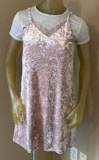 NUEVO CON ETIQUETAS $62 Vestido Love By Design Rosa Terciopelo Triturado en Hielo 2Fer Para Mujer Pequeño S