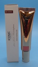 Rubor transparente icónico de Londres en Rose Riot. 0,42 fl oz. Tamaño completo.