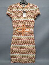 NUEVO Vestido para mujer Rue 21 Chevron Open Midriff manga corta talla S”