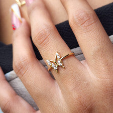 Alianza mariposa enchapada en oro amarillo de 14 k diamante simulado corte redondo de 2,9 quilates
