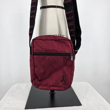 Bolso Bandolera Lateral Jeffree Star Cosmetics Borgoña Logotipo Estrella Bolso Mensajero