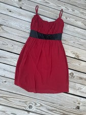 Nuevo con etiquetas Vestido para mujer London Times 24w rojo con lazo negro