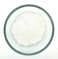 Arcilla de caolín usada cuidado de la piel, maquillaje mineral y mascarillas faciales