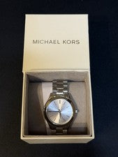 Reloj Michael Kors Mujer Delgado Pasarela Tono Plateado Acero Inoxidable con Caja