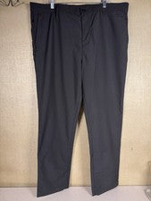 Pantalón para hombre Banana Republic frente plano negro 40x30 calce ajustado nuevo con etiquetas estilo tecnológico