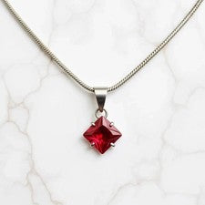 Colgante de plata de ley 925 de corte elegante de rubí rojo natural de 21,30 quilates certificado GIE