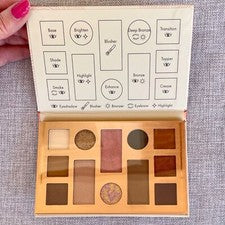 The Beauty Crop the Essentials Paleta Facial Sombras de Ojos Resaltar Bronceador Rubor