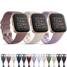 Correa de reloj de silicona suave con hebilla clásica para Fitbit Versa / Versa 2 / Lite