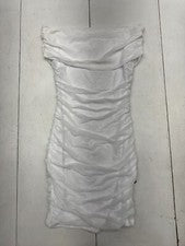 Vestido de moda blanco con volantes en capas sin mangas para mujer talla pequeña