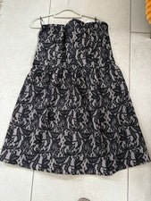 Minivestido sin hombros de Reserved