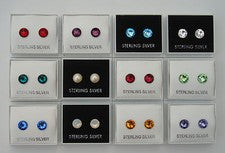 PAR DE PENDIENTES DE PLATA DE LEY 925 HECHOS CON CRISTALES DE SWAROVSKI PIEDRA DE NACIMIENTO
