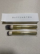 Nuevo en caja Battington Beauty polvo y juego de brochas de contorno dorado ¡Precio de venta sugerido por el fabricante 