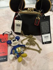 ¡Entrenador X Mickey Keith Haring Leather Bolsa de Mujer con Coach Mickey Charm! ✨VENTA✨