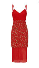 Nuevo con etiquetas Vestido midi plisado floral rojo cereza Fame & Partners para mujer 4 capas