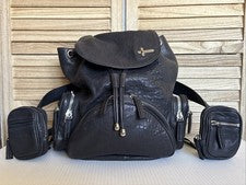Mochila de cuero negra colección BONNIE BON-“Capiteux” diseñada por Jina & Jian