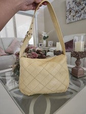 Stone Mountain Mujer Bolso de Hombro Bolso de Mano Cuero Acolchado Diseño Amarillo