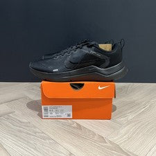 Nike Downshifter 12 Para hombres Zapatos para Correr Negros/Gris Humo Oscuro Reino Unido 7.5 NUEVO