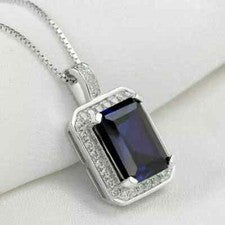 Hermoso colgante enchapado en oro blanco de 14 quilates con zafiro creado en laboratorio de corte esmeralda de 2,55 quil