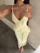 Elegante vestido largo bodycon con tirantes de espagueti en amarillo ganso