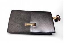 Bolso clutch River Island para mujer con dijes, estilo cartera con correa desmontable.