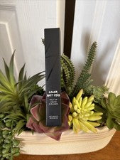 Delineador de ojos líquido punta de fieltro LES Beauty en ultra negro - Nuevo en caja