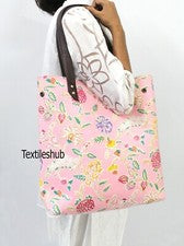Bolso de hombro con estampado floral rosa claro indio