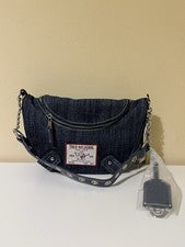 Bolso hobo de mezclilla con asa de cadena True Religion