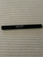 Lápiz labial líquido mate La Beaute Fatale en Tuff Love 247 talla completa rosa
