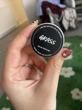 Perfume sólido Lush Grass fragancia 12 g