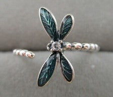Precioso anillo abierto de plata de ley 925 con esmalte verde libélula - anillo ajustable