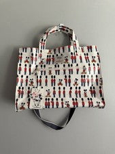 Nuevo BOLSO DE MANO CATH Kidston X Mickey Mouse Disney LONDRES GUARDS Correa Algodón PVC