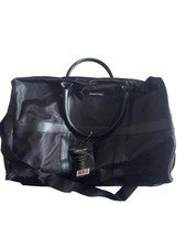 Bolso de Lona Kenneth Cole Negro con Asas de Cuero y Correa para el Hombro