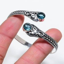 Brazalete ajustable de plata de ley 925 hecho a mano con piedras preciosas de topacio azul Londres
