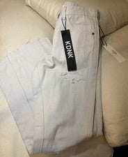 Pantalones de mezclilla acampanados KDNK para hombre nuevos con etiquetas color cemento talla 30 estilo: KNB3215