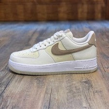 Zapatillas deportivas mujer Nike Air Force 1 '07 talla 38,5 amarillo beige FN5382 101
