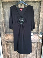 Nuevo con etiquetas Vestido Elle Mujer Talla S Pequeño Negro con Mangas 3/4, Cintura Princesa, Cuentas